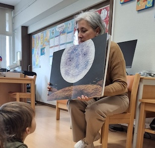 Biblioteca da EB1/JI de Caminha: A que sabe a Lua ?